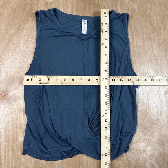 Alo Yoga Women’s Large Blue Twist Front Sleeveless Tank Top Size Large - Picture 3 of 5